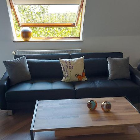 City Apartment, Ferienwohnung 3 Zkdb, Balkon, Dachgeschoss, Naehe Duesseldorf เครเฟลด์ ภายนอก รูปภาพ