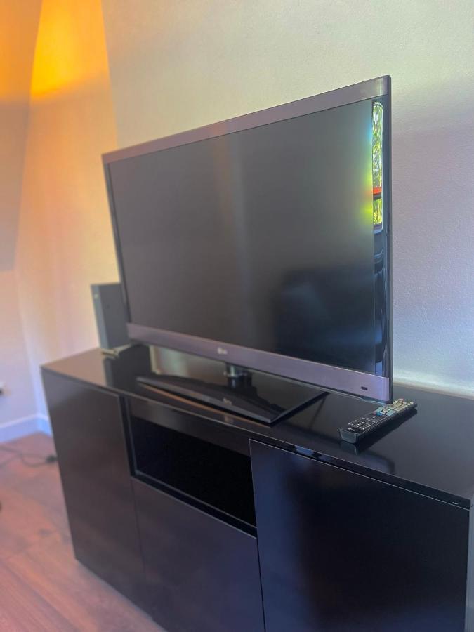 City Apartment, Ferienwohnung 3 Zkdb, Balkon, Dachgeschoss, Naehe Duesseldorf เครเฟลด์ ภายนอก รูปภาพ