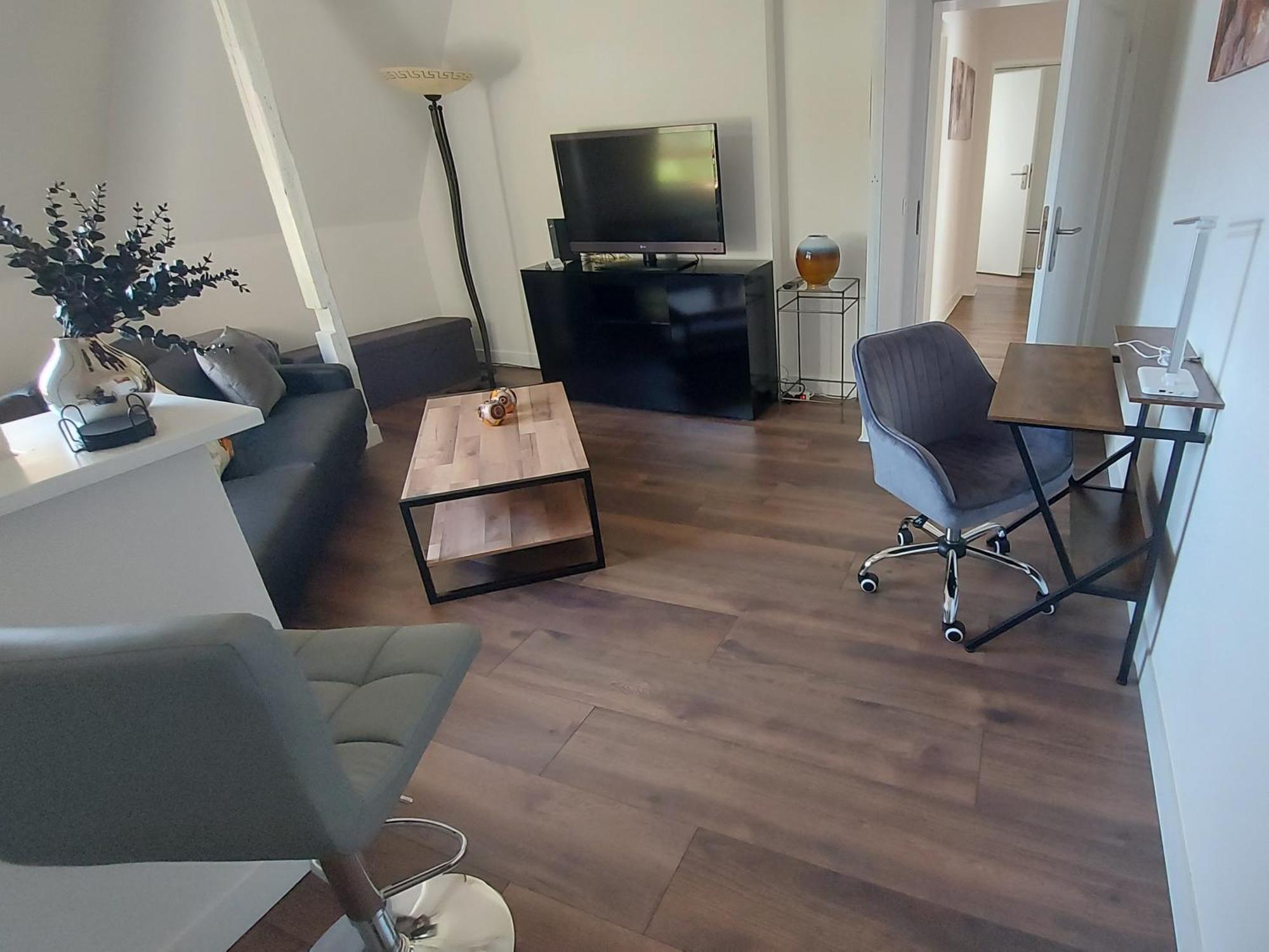 City Apartment, Ferienwohnung 3 Zkdb, Balkon, Dachgeschoss, Naehe Duesseldorf เครเฟลด์ ภายนอก รูปภาพ