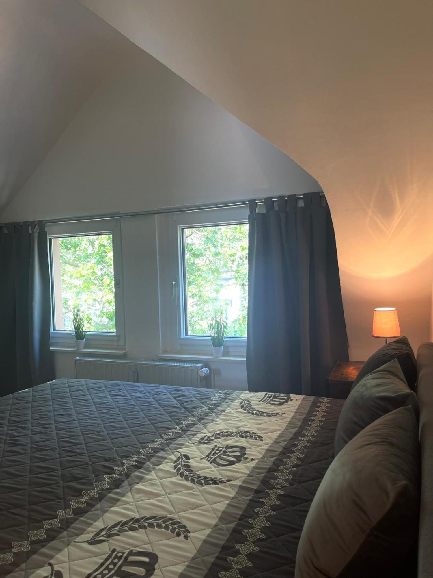 City Apartment, Ferienwohnung 3 Zkdb, Balkon, Dachgeschoss, Naehe Duesseldorf เครเฟลด์ ภายนอก รูปภาพ