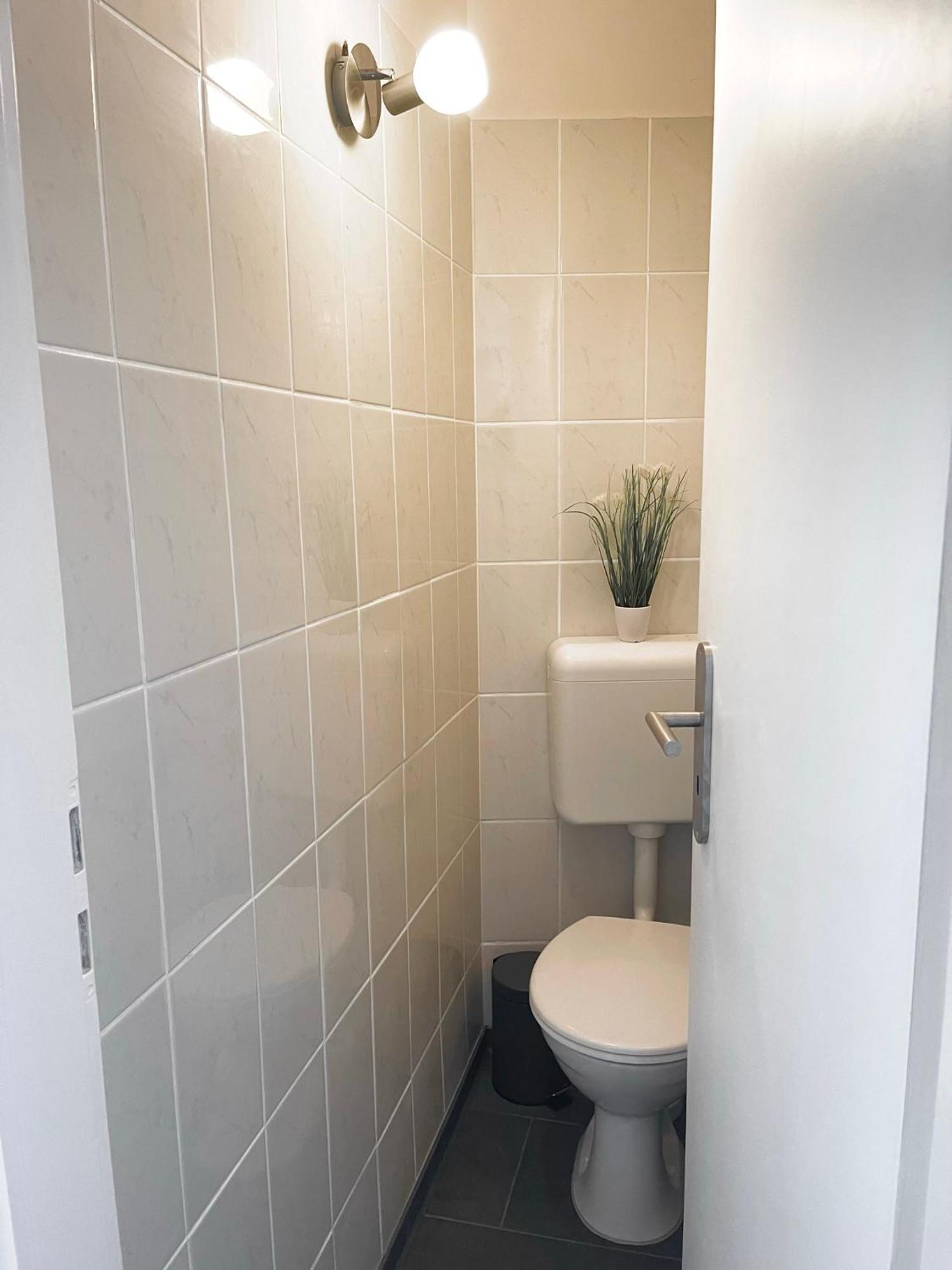City Apartment, Ferienwohnung 3 Zkdb, Balkon, Dachgeschoss, Naehe Duesseldorf เครเฟลด์ ภายนอก รูปภาพ